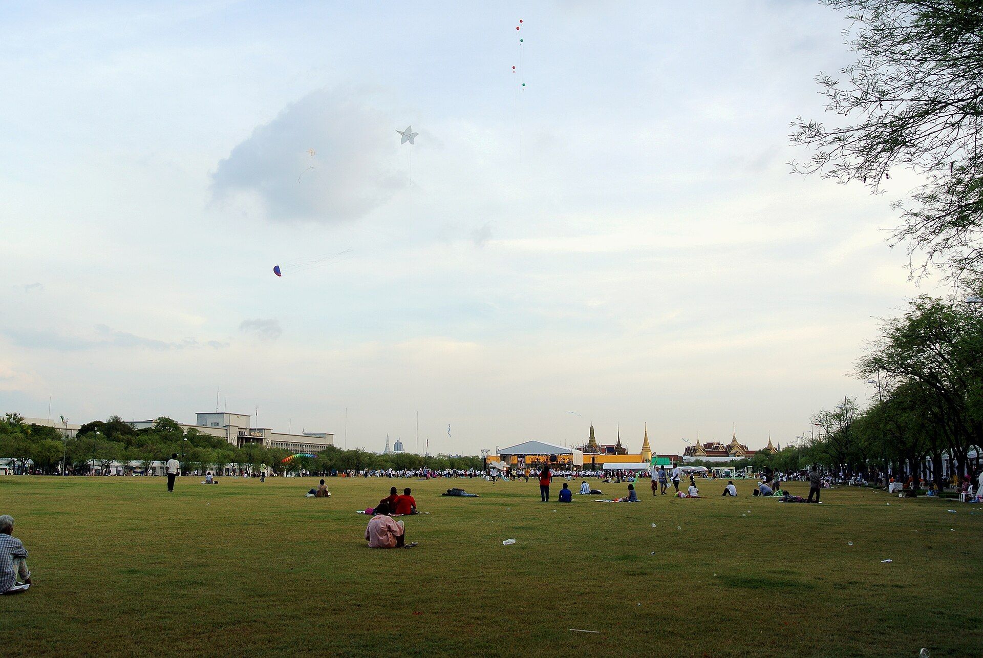 สนามหลวง